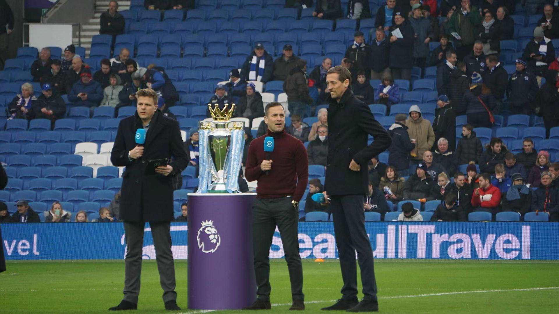 B费录视频欢迎德赫亚：希望你享受回家的感觉，等不及再见到你了.