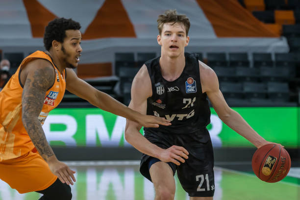 的跑动路线 的跑动路线